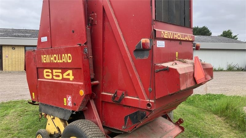 New Holland 654 RUNDBALLEPRESSER Cropcutter - Presse à balles rondes: photos 3 New Holland 654 RUNDBALLEPRESSER Cropcutter - Presse à balles rondes: photos 3