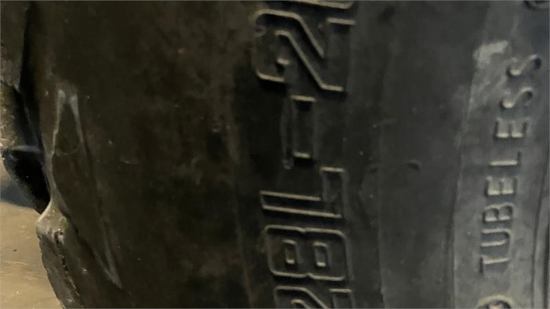 New Holland BB9090 Plus - Presse à balles cubiques: photos 4 New Holland BB9090 Plus - Presse à balles cubiques: photos 4