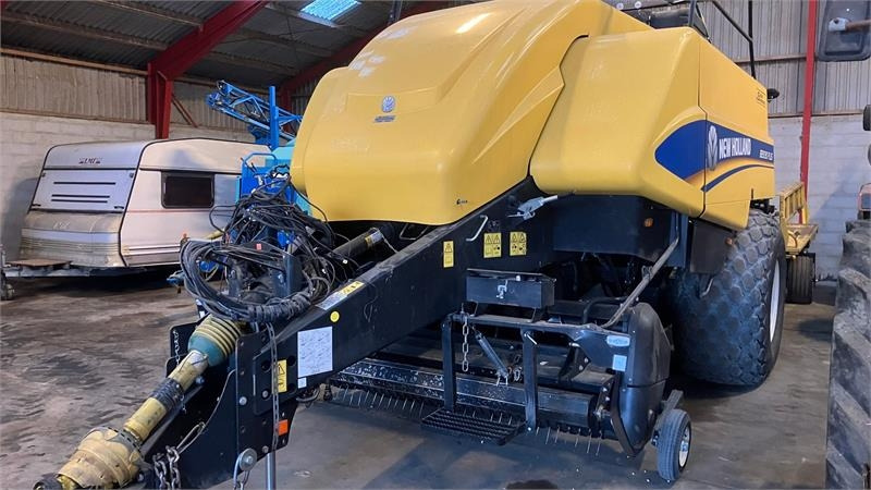New Holland BB9090 Plus - Presse à balles cubiques: photos 1 New Holland BB9090 Plus - Presse à balles cubiques: photos 1