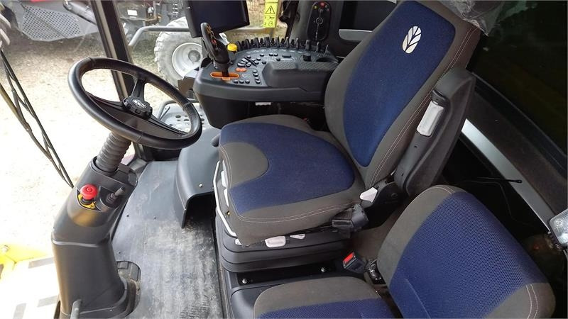 Moissonneuse-batteuse New Holland CX8.80 SLH med 25 fods Varifeed: photos 6 Moissonneuse-batteuse New Holland CX8.80 SLH med 25 fods Varifeed: photos 6