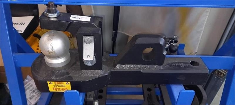 New Holland Kugletræk Til T6-7-8. - Attache rapide pour Tracteur agricole: photos 1 New Holland Kugletræk Til T6-7-8. - Attache rapide pour Tracteur agricole: photos 1