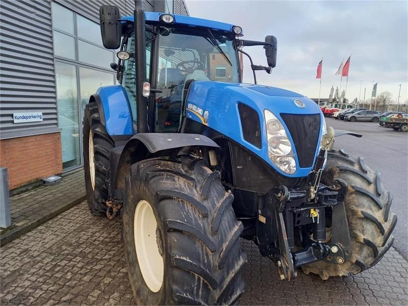 New Holland T7.220 - Tracteur agricole: photos 4 New Holland T7.220 - Tracteur agricole: photos 4
