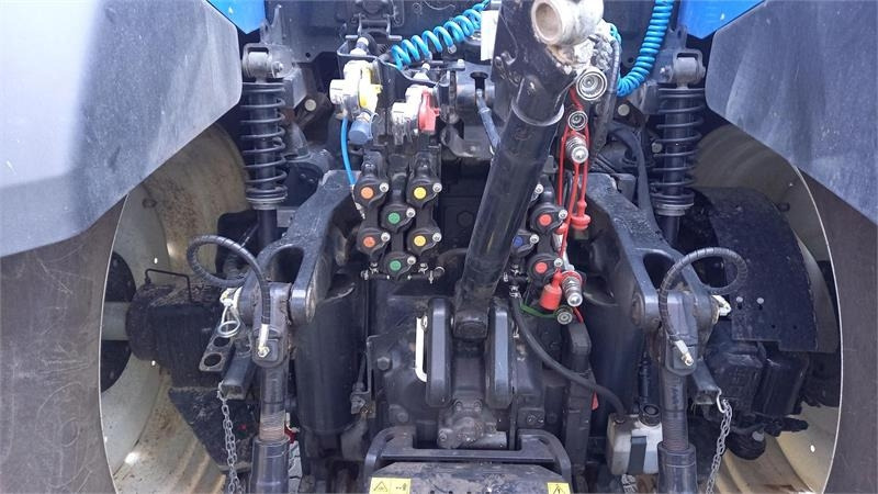 New Holland T7.315 HD - Tracteur agricole: photos 5 New Holland T7.315 HD - Tracteur agricole: photos 5