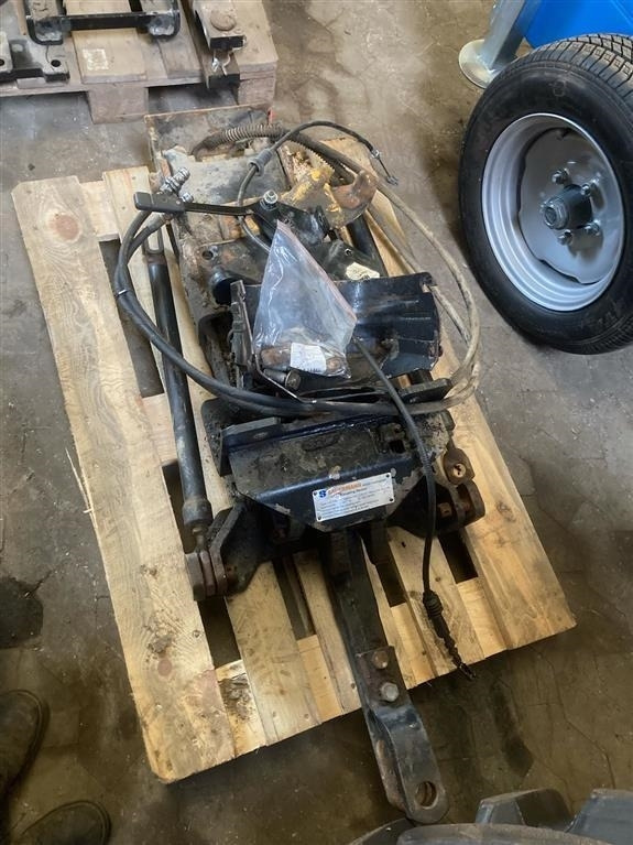 New Holland T7030 Hitchtræk - Attache rapide pour Tracteur agricole: photos 2 New Holland T7030 Hitchtræk - Attache rapide pour Tracteur agricole: photos 2