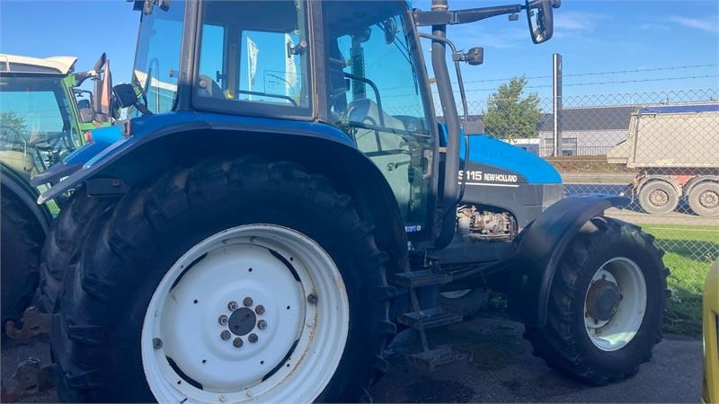 New Holland TS115  - Tracteur agricole: photos 2 New Holland TS115  - Tracteur agricole: photos 2