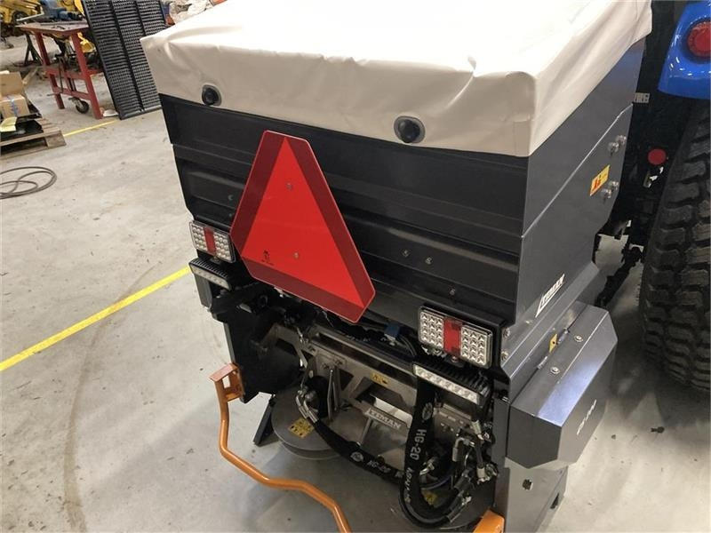 Timan CS-200 Combispreder 300 liter til traktor - Epandeur de sable pour Véhicule de voirie/ Spécial: photos 1 Timan CS-200 Combispreder 300 liter til traktor - Epandeur de sable pour Véhicule de voirie/ Spécial: photos 1