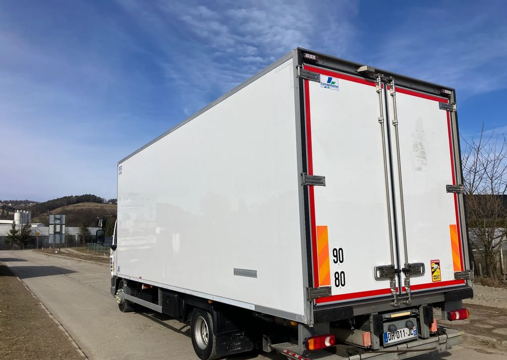 DAF Daf LF 12.210 chłodnia multi temperatura 16 palet - Camion frigorifique: photos 4 DAF Daf LF 12.210 chłodnia multi temperatura 16 palet - Camion frigorifique: photos 4