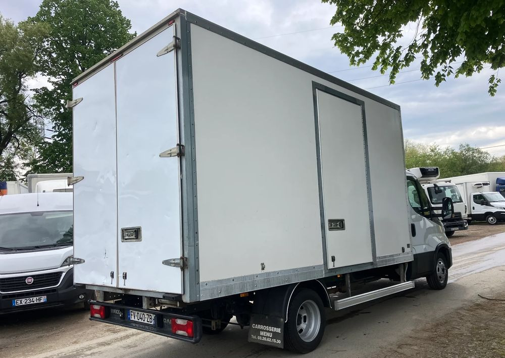 Iveco DAILY 35C16 kontener kurierka 3.0 silnik - Fourgon grand volume: photos 3 Iveco DAILY 35C16 kontener kurierka 3.0 silnik - Fourgon grand volume: photos 3