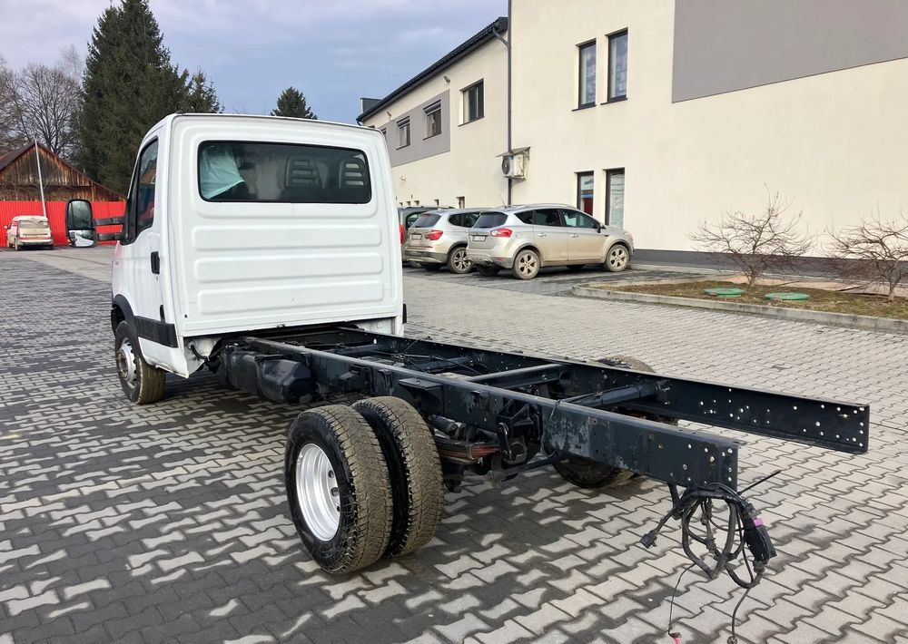 Iveco DAILY 70C17 RAMO DO ZABUDOWY,super stan - Châssis cabine: photos 4 Iveco DAILY 70C17 RAMO DO ZABUDOWY,super stan - Châssis cabine: photos 4