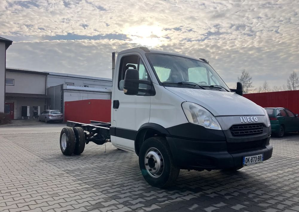 Iveco DAILY 70C17 RAMO DO ZABUDOWY,super stan - Châssis cabine: photos 1 Iveco DAILY 70C17 RAMO DO ZABUDOWY,super stan - Châssis cabine: photos 1
