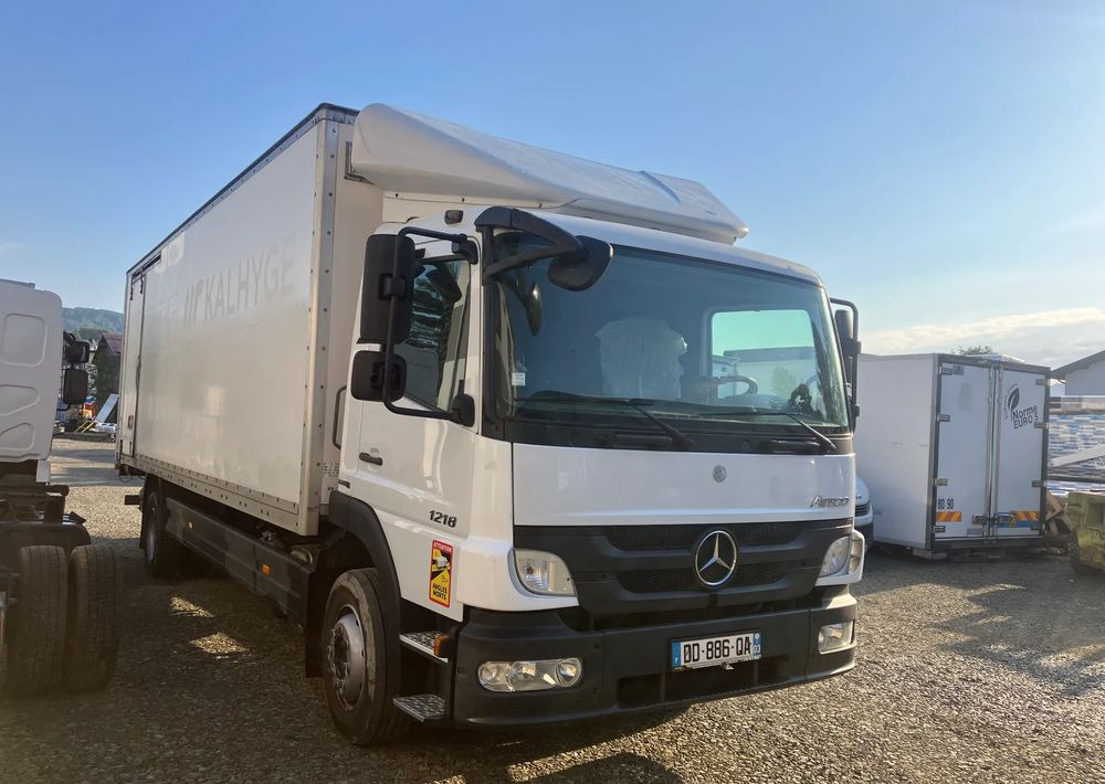 Mercedes-Benz Atego 1218  kurierka kontener - Camion fourgon: photos 1 Mercedes-Benz Atego 1218  kurierka kontener - Camion fourgon: photos 1