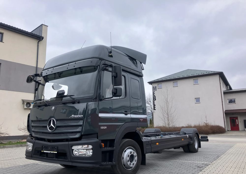 Mercedes-Benz Mercedes Atego 1221 sypialka euro6 Rama do zabudowy - Châssis cabine: photos 1 Mercedes-Benz Mercedes Atego 1221 sypialka euro6 Rama do zabudowy - Châssis cabine: photos 1