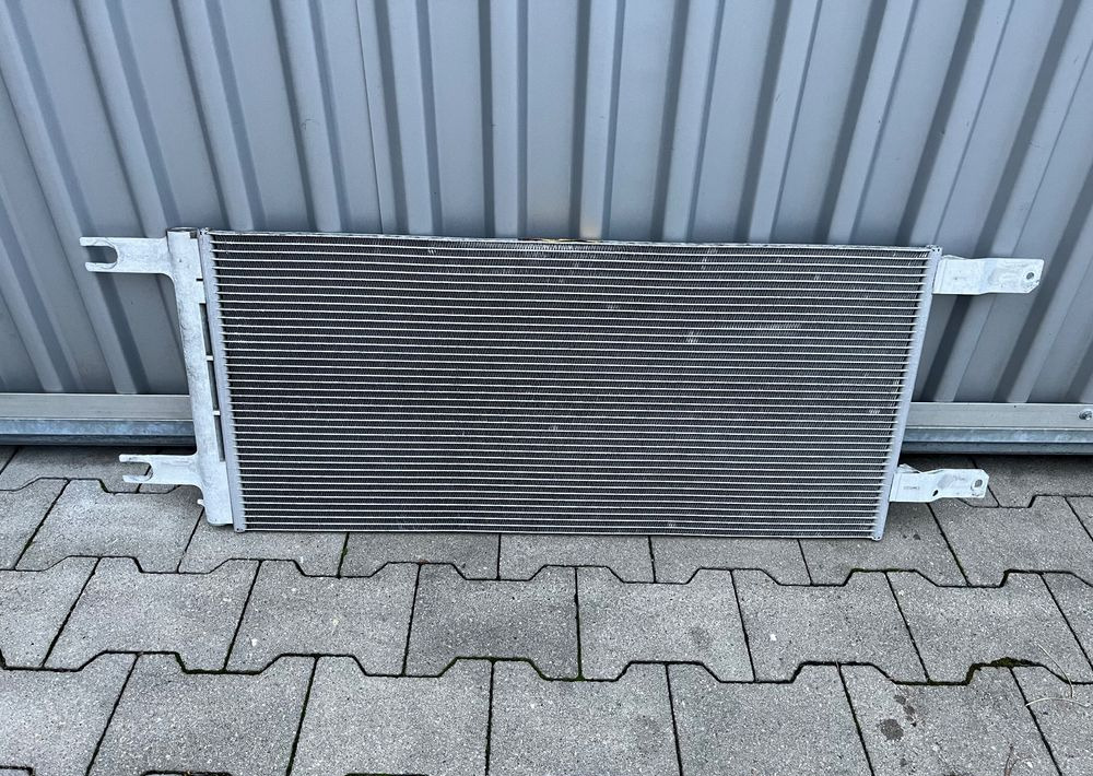 Chłodnica klimatyzacji Scania R S Super NGS skraplacz - Système de refroidissement pour Camion: photos 2 Chłodnica klimatyzacji Scania R S Super NGS skraplacz - Système de refroidissement pour Camion: photos 2