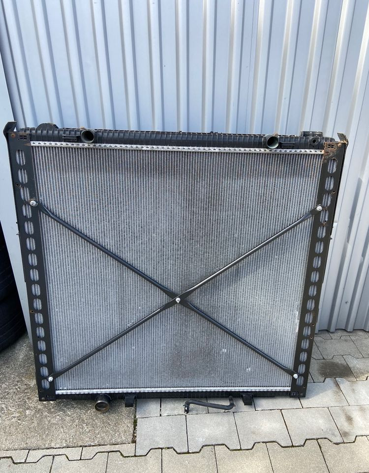 Chłodnica wody DAF XF 106 euro 6 chłodnica cieczy 2019 - Radiateur pour Camion: photos 1 Chłodnica wody DAF XF 106 euro 6 chłodnica cieczy 2019 - Radiateur pour Camion: photos 1