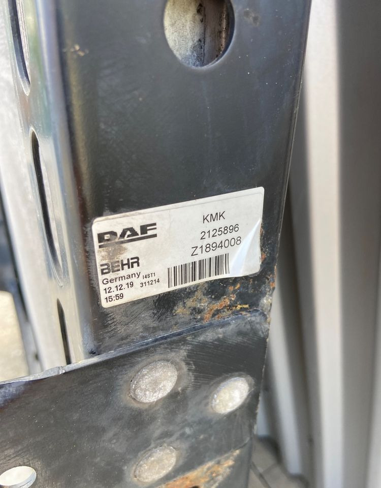 Chłodnica wody DAF XF 106 euro 6 chłodnica cieczy 2019 - Radiateur pour Camion: photos 3 Chłodnica wody DAF XF 106 euro 6 chłodnica cieczy 2019 - Radiateur pour Camion: photos 3