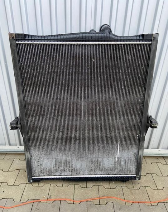 Chłodnica wody Volvo FH 4 euro 6 - Radiateur pour Camion: photos 2 Chłodnica wody Volvo FH 4 euro 6 - Radiateur pour Camion: photos 2
