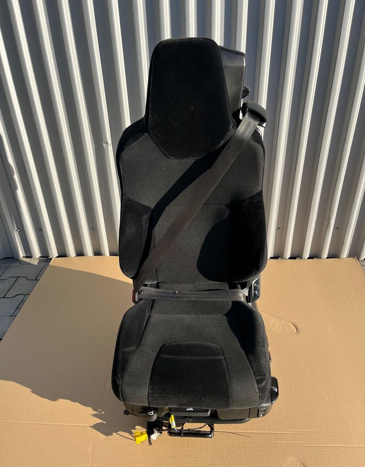 Fotel kierowcy MAN TG3 TGX nowy model siedzenie lewe - Cabine et intérieur pour Camion: photos 1 Fotel kierowcy MAN TG3 TGX nowy model siedzenie lewe - Cabine et intérieur pour Camion: photos 1