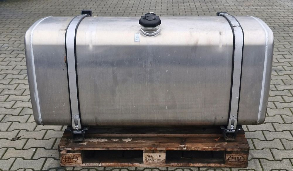 IVECO S WAY HI WAY STRALIS ZBIORNIK PALIWA NOWY - Préparation du carburant: photos 1 IVECO S WAY HI WAY STRALIS ZBIORNIK PALIWA NOWY - Préparation du carburant: photos 1