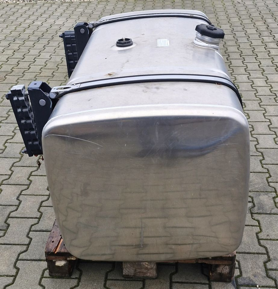 IVECO S WAY HI WAY STRALIS ZBIORNIK PALIWA NOWY - Préparation du carburant: photos 2 IVECO S WAY HI WAY STRALIS ZBIORNIK PALIWA NOWY - Préparation du carburant: photos 2