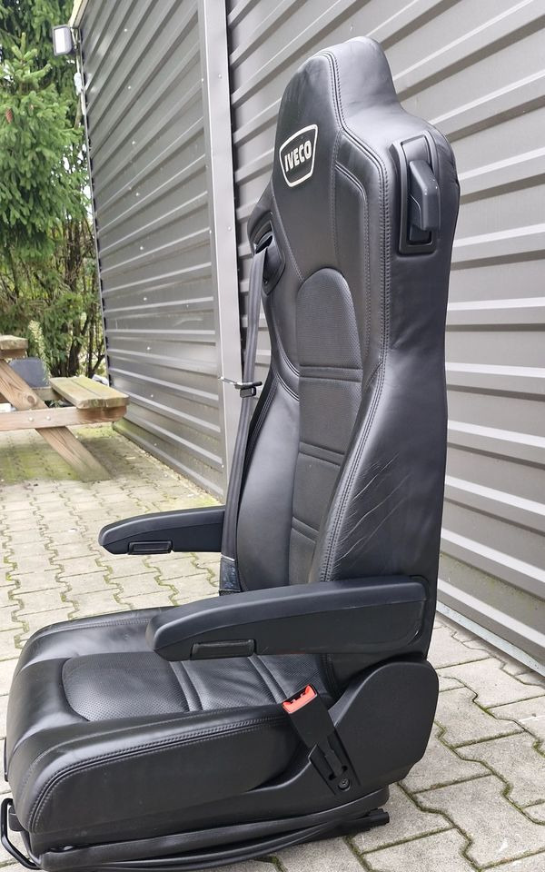 IVECO STRALIS S WAY FOTEL PASAŻERA - Cabine et intérieur: photos 2 IVECO STRALIS S WAY FOTEL PASAŻERA - Cabine et intérieur: photos 2