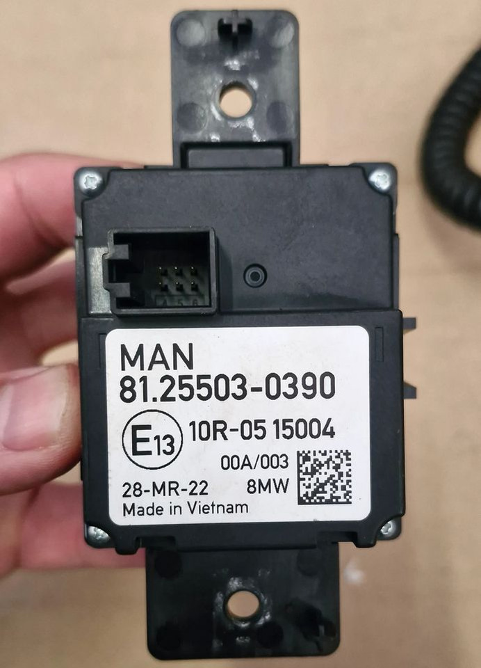 MAN TG3 TGX TGS HAMULEC RĘCZNY 81.25503-0390 - Préparation du carburant: photos 2 MAN TG3 TGX TGS HAMULEC RĘCZNY 81.25503-0390 - Préparation du carburant: photos 2
