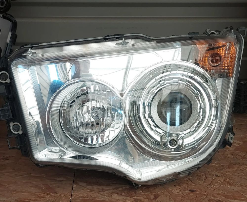 MERCEDES ANTOS AROCS LAMPA PRZEDNIA XENON - Feu avant pour Camion: photos 1 MERCEDES ANTOS AROCS LAMPA PRZEDNIA XENON - Feu avant pour Camion: photos 1