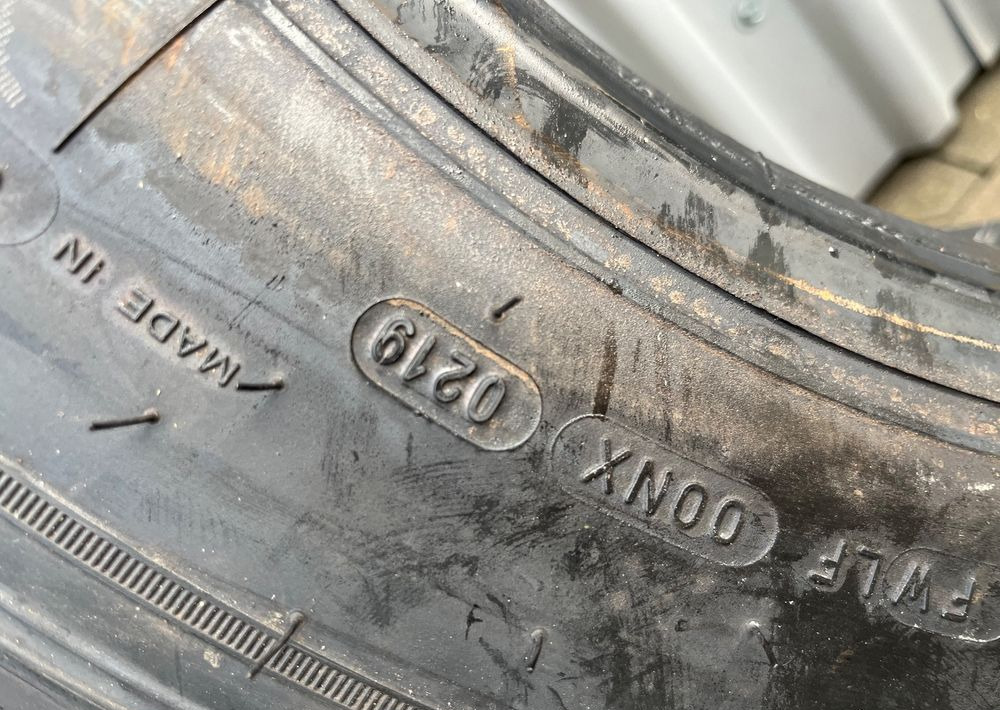 NOWA Opona Michelin X Multi 215/75R 17.5” - Pneu pour Camion: photos 5 NOWA Opona Michelin X Multi 215/75R 17.5” - Pneu pour Camion: photos 5