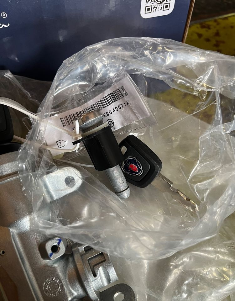 NOWA stacyjka+ kluczyki Scania R S 2487305 kody - Cabine et intérieur pour Camion: photos 5 NOWA stacyjka+ kluczyki Scania R S 2487305 kody - Cabine et intérieur pour Camion: photos 5