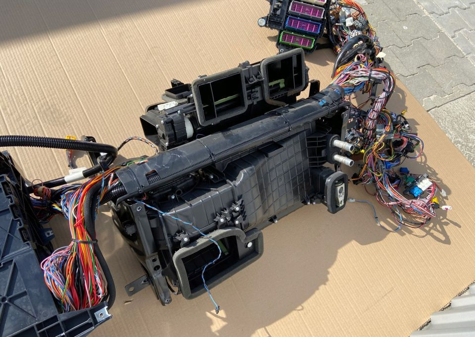 Nagrzewnica Scania S R wiązka instalacja komplet - Chauffage/ Ventilation pour Camion: photos 3 Nagrzewnica Scania S R wiązka instalacja komplet - Chauffage/ Ventilation pour Camion: photos 3