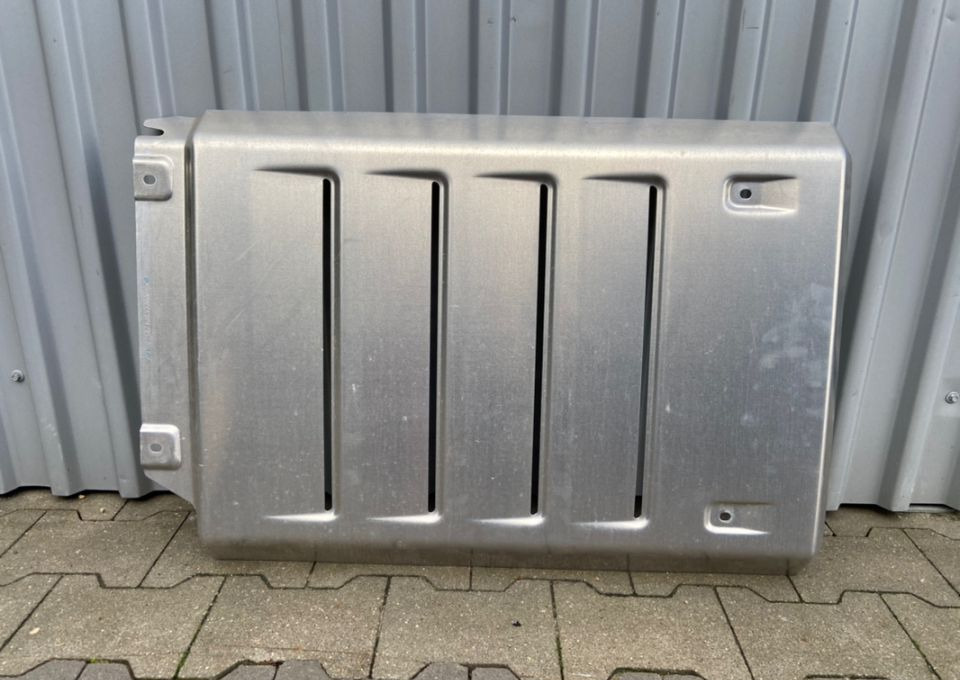 Osłona katalizatora Mercedes Actros MP5 obudowa - Catalyseur pour Bus: photos 1 Osłona katalizatora Mercedes Actros MP5 obudowa - Catalyseur pour Bus: photos 1