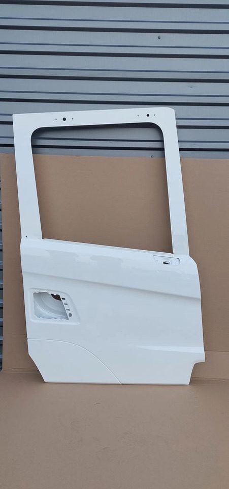 SCANIA R S L NOWY MODEL DRZWI PRAWE - Portière et pièces pour Camion: photos 1 SCANIA R S L NOWY MODEL DRZWI PRAWE - Portière et pièces pour Camion: photos 1