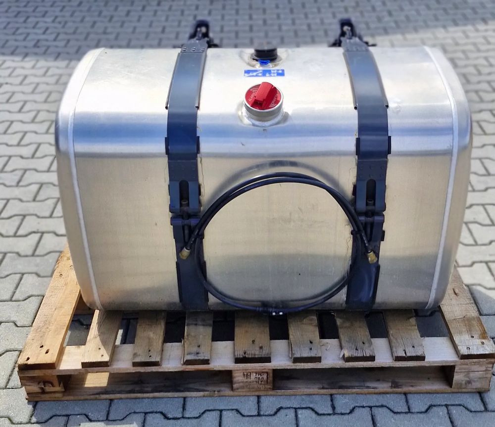 SCANIA R S ZBIORNIK PALIWA 395L NOWY - Réservoir de carburant pour Camion: photos 1 SCANIA R S ZBIORNIK PALIWA 395L NOWY - Réservoir de carburant pour Camion: photos 1