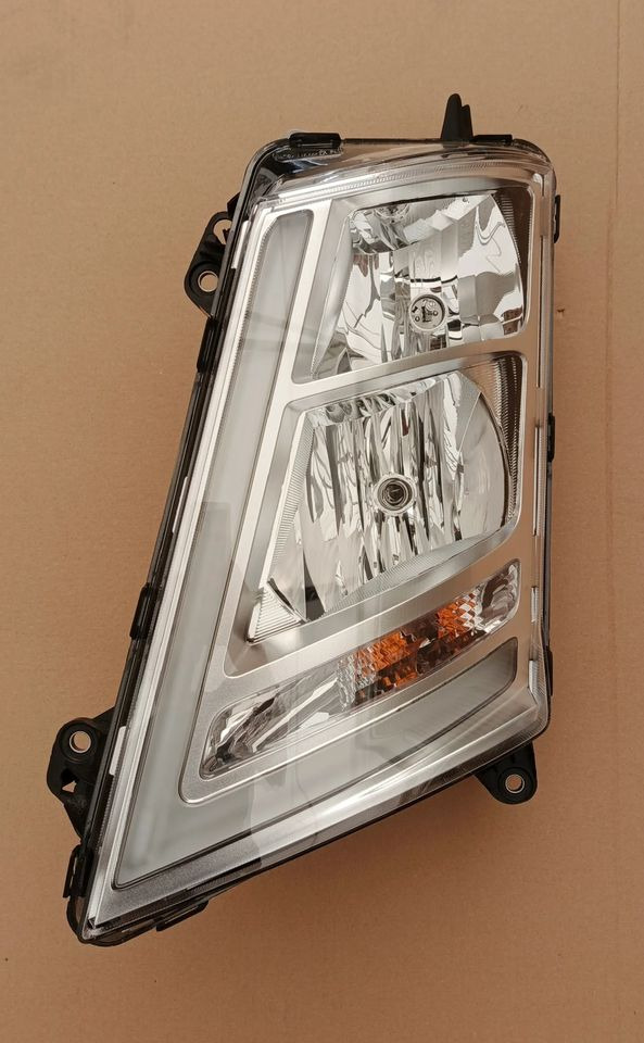 VOLVO FH4 LAMPA PRZEDNIA LEWA H7 2024r 24159327 - Feu avant pour Camion: photos 1 VOLVO FH4 LAMPA PRZEDNIA LEWA H7 2024r 24159327 - Feu avant pour Camion: photos 1