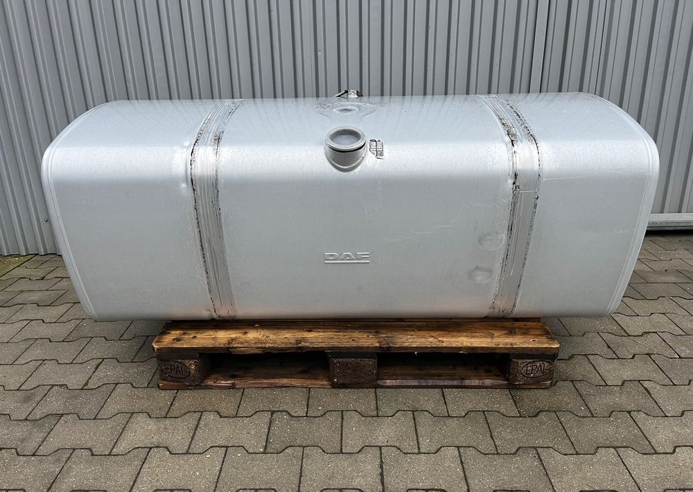Zbiornik paliwa DAF XF CF 620 litrów bak - Préparation du carburant pour Camion: photos 1 Zbiornik paliwa DAF XF CF 620 litrów bak - Préparation du carburant pour Camion: photos 1
