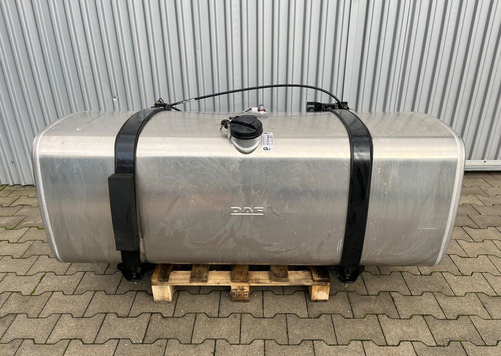 Zbiornik paliwa DAF XG XF CF 620 litrów bak jak NOWY - Préparation du carburant pour Camion: photos 1 Zbiornik paliwa DAF XG XF CF 620 litrów bak jak NOWY - Préparation du carburant pour Camion: photos 1
