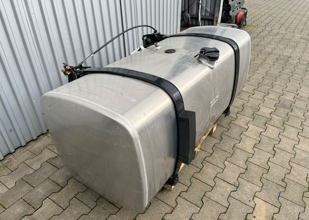 Zbiornik paliwa DAF XG XF CF 620 litrów bak jak NOWY - Préparation du carburant pour Camion: photos 3 Zbiornik paliwa DAF XG XF CF 620 litrów bak jak NOWY - Préparation du carburant pour Camion: photos 3