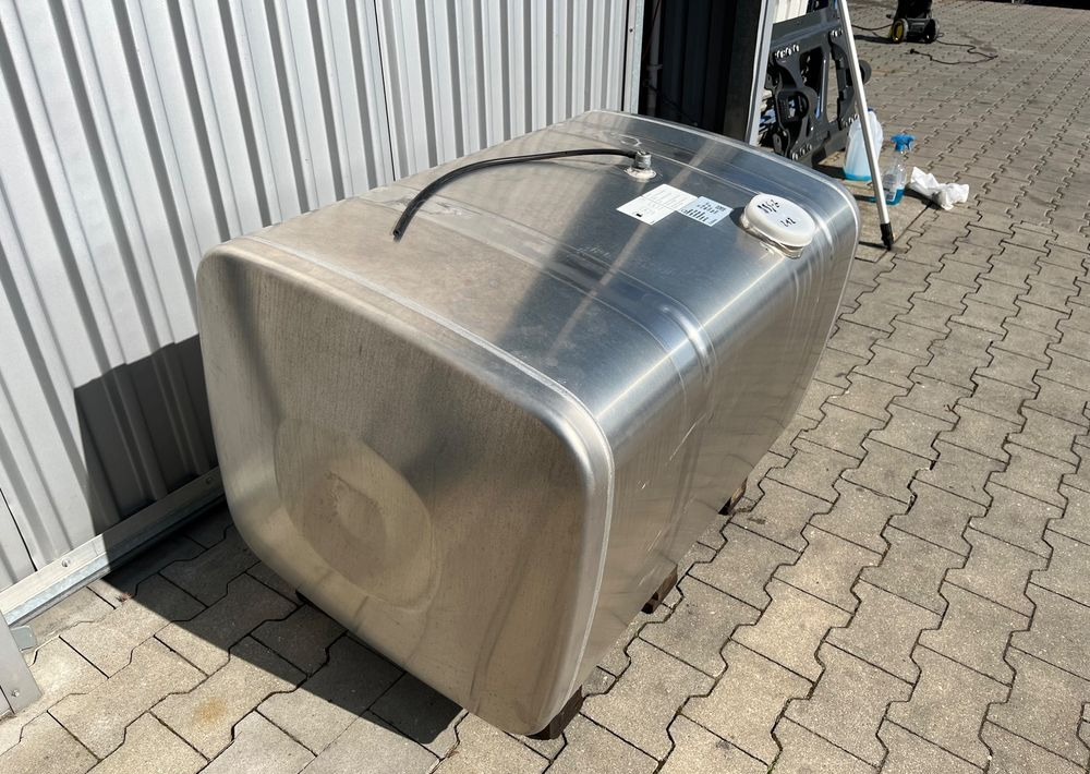 Zbiornik paliwa MAN TGX TGS 370 litrów bak - Réservoir de carburant pour Camion: photos 3 Zbiornik paliwa MAN TGX TGS 370 litrów bak - Réservoir de carburant pour Camion: photos 3