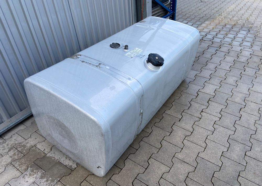 Zbiornik paliwa MAN TGX TGS 600 litrów bak - Réservoir de carburant pour Camion: photos 3 Zbiornik paliwa MAN TGX TGS 600 litrów bak - Réservoir de carburant pour Camion: photos 3