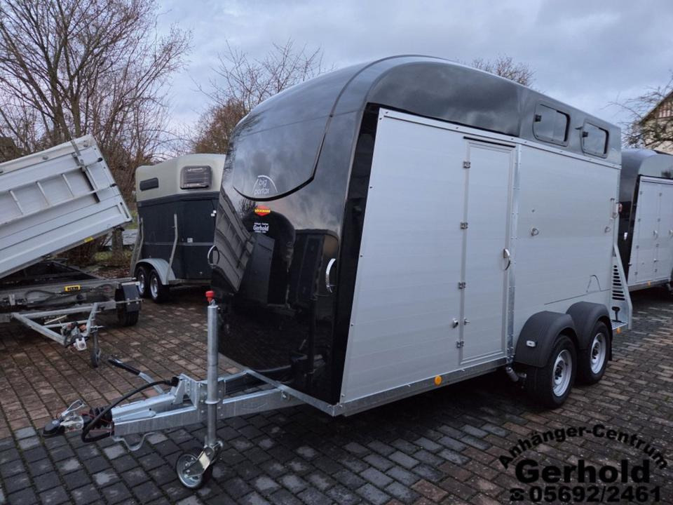 Böckmann Pferdeanhänger Big Portax WCF Vorb. Videokamera - Van chevaux: photos 2 Böckmann Pferdeanhänger Big Portax WCF Vorb. Videokamera - Van chevaux: photos 2