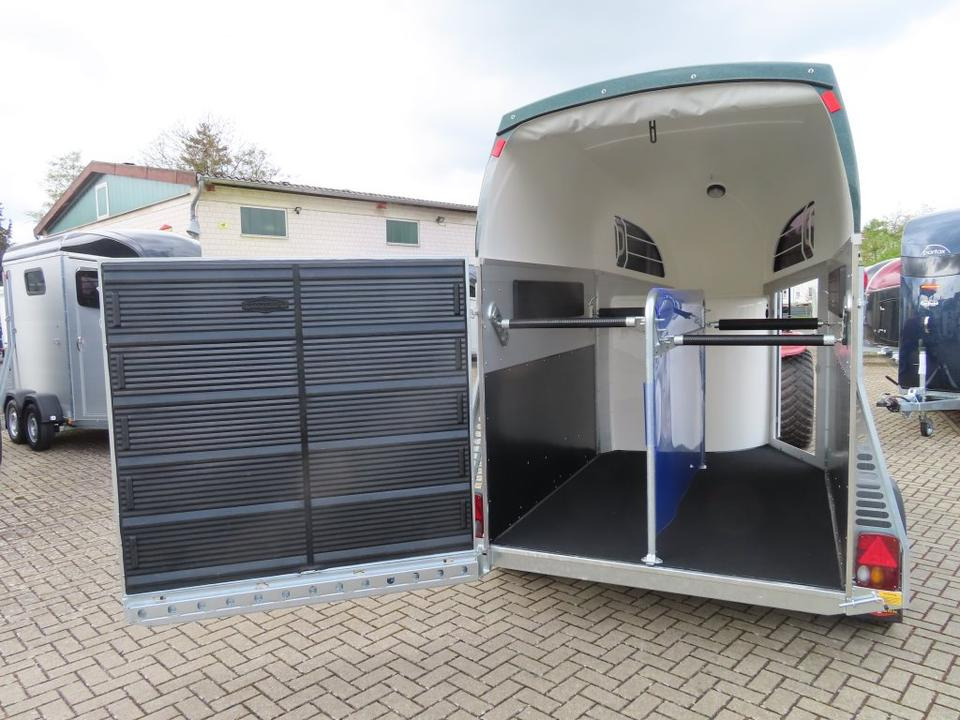 Böckmann Pferdeanhänger Champion R Flügeltür Saka. 100km/h - Van chevaux: photos 1 Böckmann Pferdeanhänger Champion R Flügeltür Saka. 100km/h - Van chevaux: photos 1