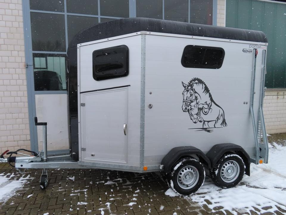 Böckmann Pferdeanhänger Portax Esprit s+b Aluboden, Sattelkammer - Van chevaux: photos 2 Böckmann Pferdeanhänger Portax Esprit s+b Aluboden, Sattelkammer - Van chevaux: photos 2