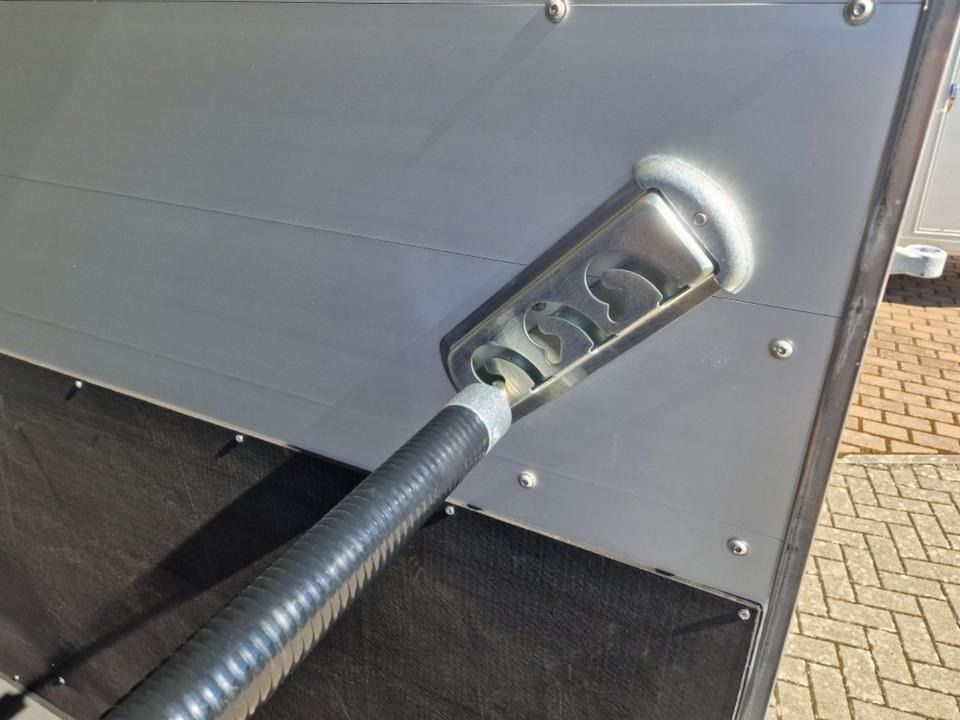 Pferdeanhänger Böckmann Portax Esprit Next Gen. Saka 100km/h 2,4t - Van chevaux: photos 4 Pferdeanhänger Böckmann Portax Esprit Next Gen. Saka 100km/h 2,4t - Van chevaux: photos 4