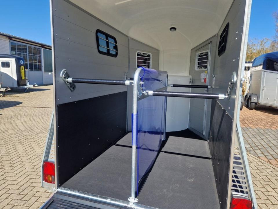 Pferdeanhänger Böckmann Portax Esprit Next Gen. Saka 100km/h 2,4t - Van chevaux: photos 5 Pferdeanhänger Böckmann Portax Esprit Next Gen. Saka 100km/h 2,4t - Van chevaux: photos 5