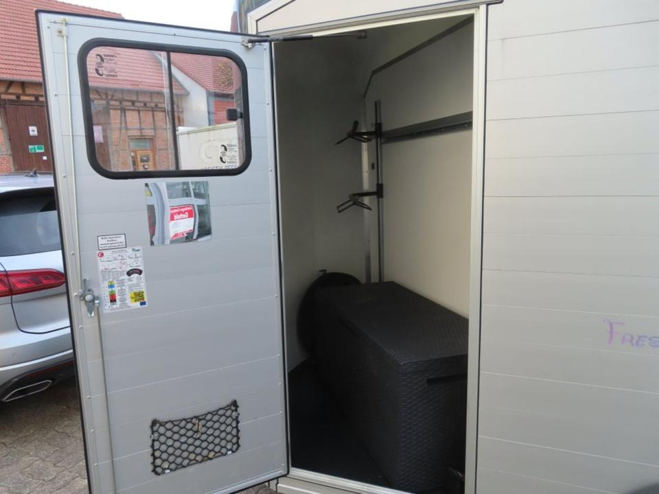 Pferdeanhänger Cheval Liberte MAXI 2 Sattelraum 100 km/h Kamera - Van chevaux: photos 5 Pferdeanhänger Cheval Liberte MAXI 2 Sattelraum 100 km/h Kamera - Van chevaux: photos 5