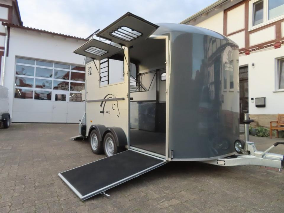 Pferdeanhänger Cheval Liberte MAXI 2 Sattelraum 100 km/h Kamera - Van chevaux: photos 4 Pferdeanhänger Cheval Liberte MAXI 2 Sattelraum 100 km/h Kamera - Van chevaux: photos 4