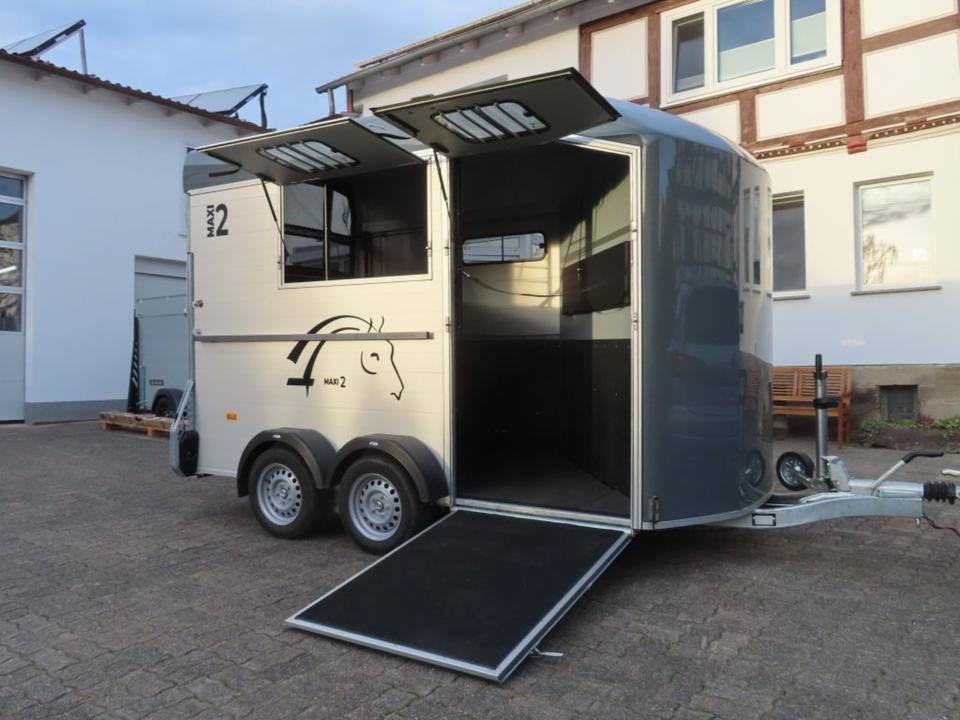 Pferdeanhänger Cheval Liberte MAXI 2 Sattelraum 100 km/h Kamera - Van chevaux: photos 1 Pferdeanhänger Cheval Liberte MAXI 2 Sattelraum 100 km/h Kamera - Van chevaux: photos 1