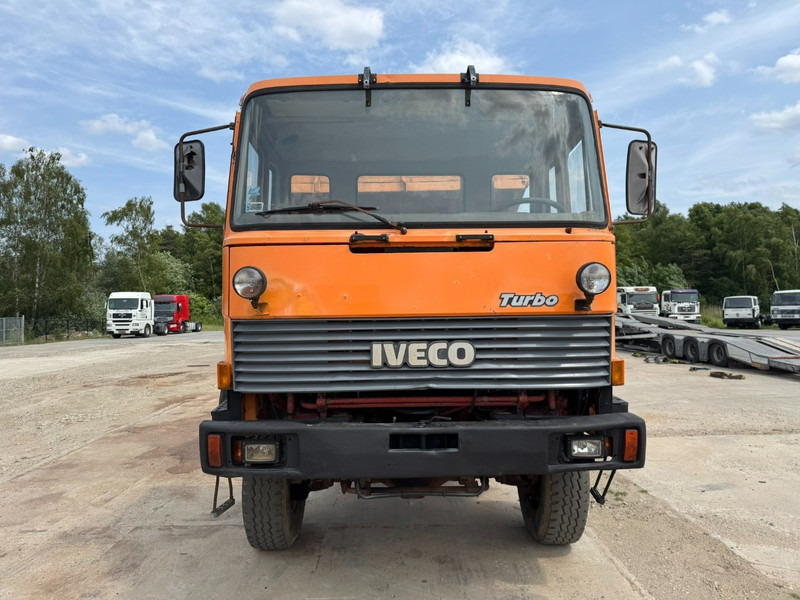Iveco Magirus 170 - 23 (4X4 / GRAND PONT / LAMES / POMPE MANUELLE) - Camion benne: photos 2 Iveco Magirus 170 - 23 (4X4 / GRAND PONT / LAMES / POMPE MANUELLE) - Camion benne: photos 2
