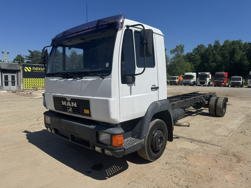 MAN 12.224 (MANUAL GEARBOX / EURO 2 / BELGIAN TRUCK IN GOOD CONDITION !!!) - Châssis cabine: photos 2 MAN 12.224 (MANUAL GEARBOX / EURO 2 / BELGIAN TRUCK IN GOOD CONDITION !!!) - Châssis cabine: photos 2
