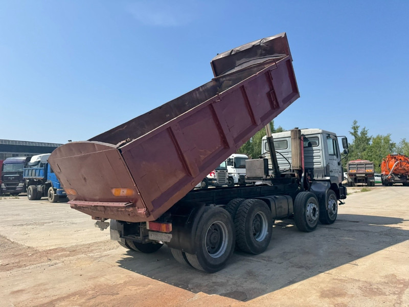 MAN 32.343 (BIG AXLE / STEEL SUSPENSION / MANUAL GEARBOX / 12 TIRES / EURO 2) - Camion benne: photos 5 MAN 32.343 (BIG AXLE / STEEL SUSPENSION / MANUAL GEARBOX / 12 TIRES / EURO 2) - Camion benne: photos 5