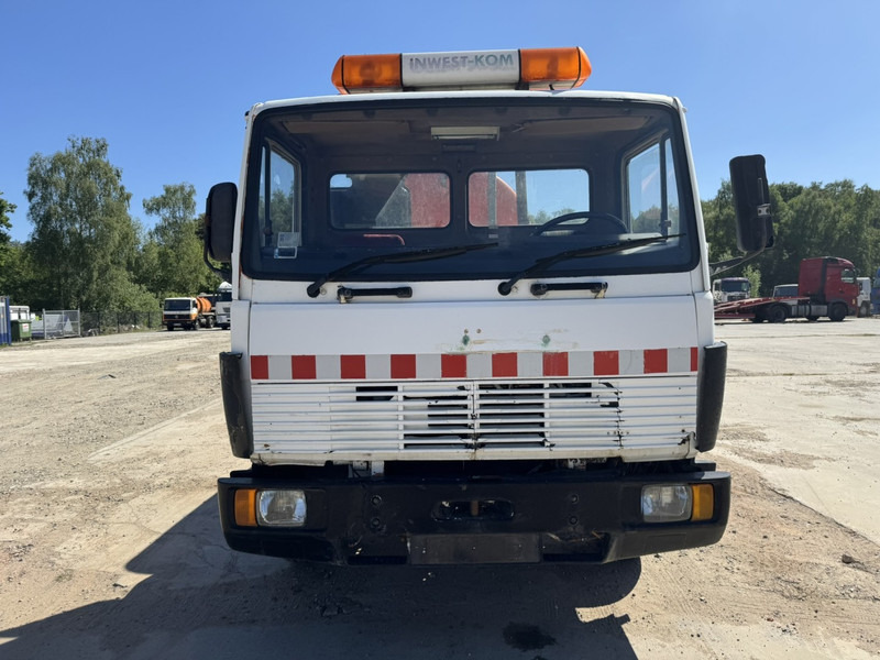 Mercedes-Benz SK 914 (8000 L / STEEL SUSPENSION & MANUAL PUMP / SUSPENSION LAMES & POMPE MANUELLE) - Camion vidangeur: photos 2 Mercedes-Benz SK 914 (8000 L / STEEL SUSPENSION & MANUAL PUMP / SUSPENSION LAMES & POMPE MANUELLE) - Camion vidangeur: photos 2
